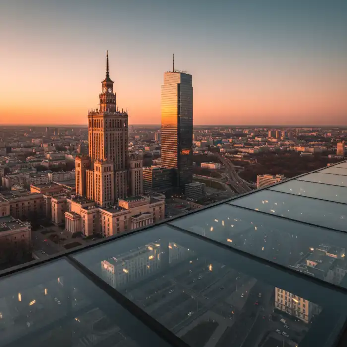 Taras widokowy Warszawa: Najlepsze punkty, panorama 360°, atrakcje stolicy Panorama Warszawy z tarasu widokowego, widok na stolicę z wysokości.
